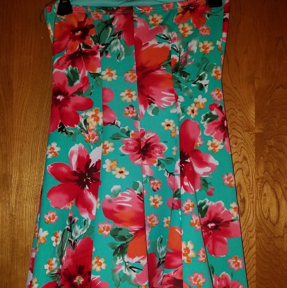 Dress - Picture 3 of 4